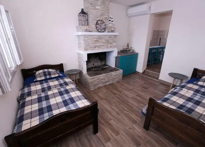 Robinson Emanuela 度假居 Potomje